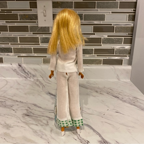 Vintage 1971 Malibu Barbie with outfit made in Japan - Picture 5 of 14